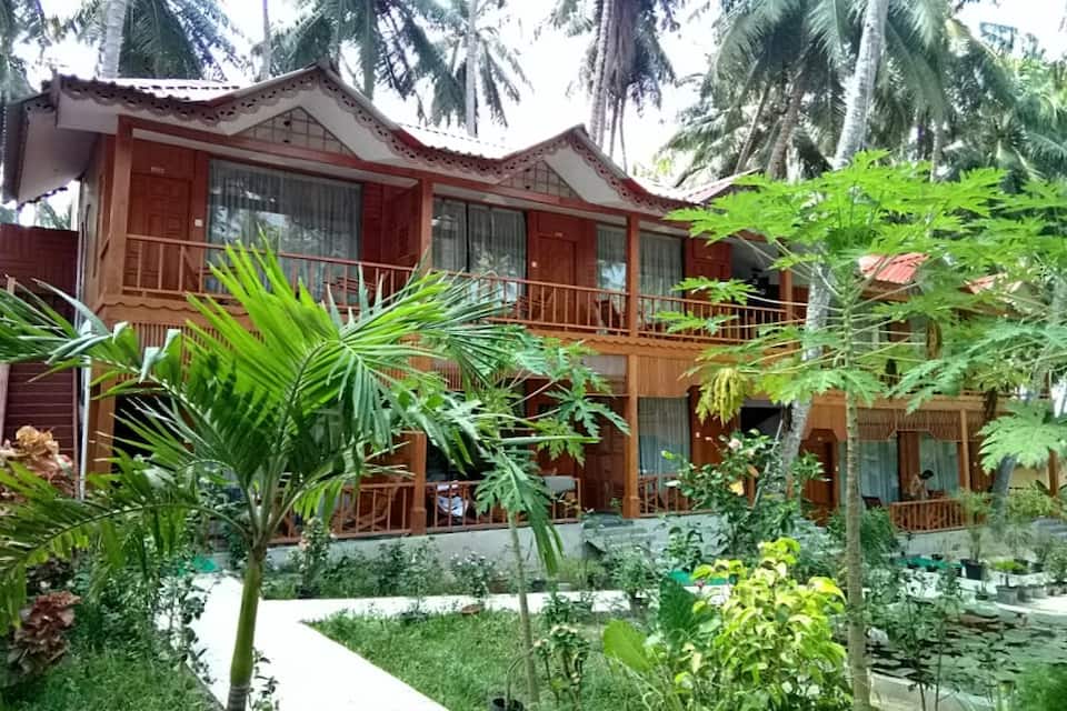 Deluxe Cottage Exterior